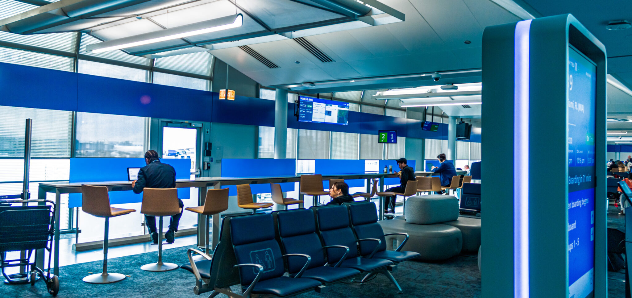 united-airlines-holdroom-maintenance-program-bowa-construction
